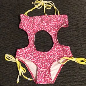 Kimi and Li little girls kini💕